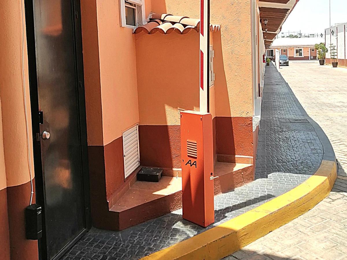 Hotel Aquiles Гвадалахара Екстер'єр фото