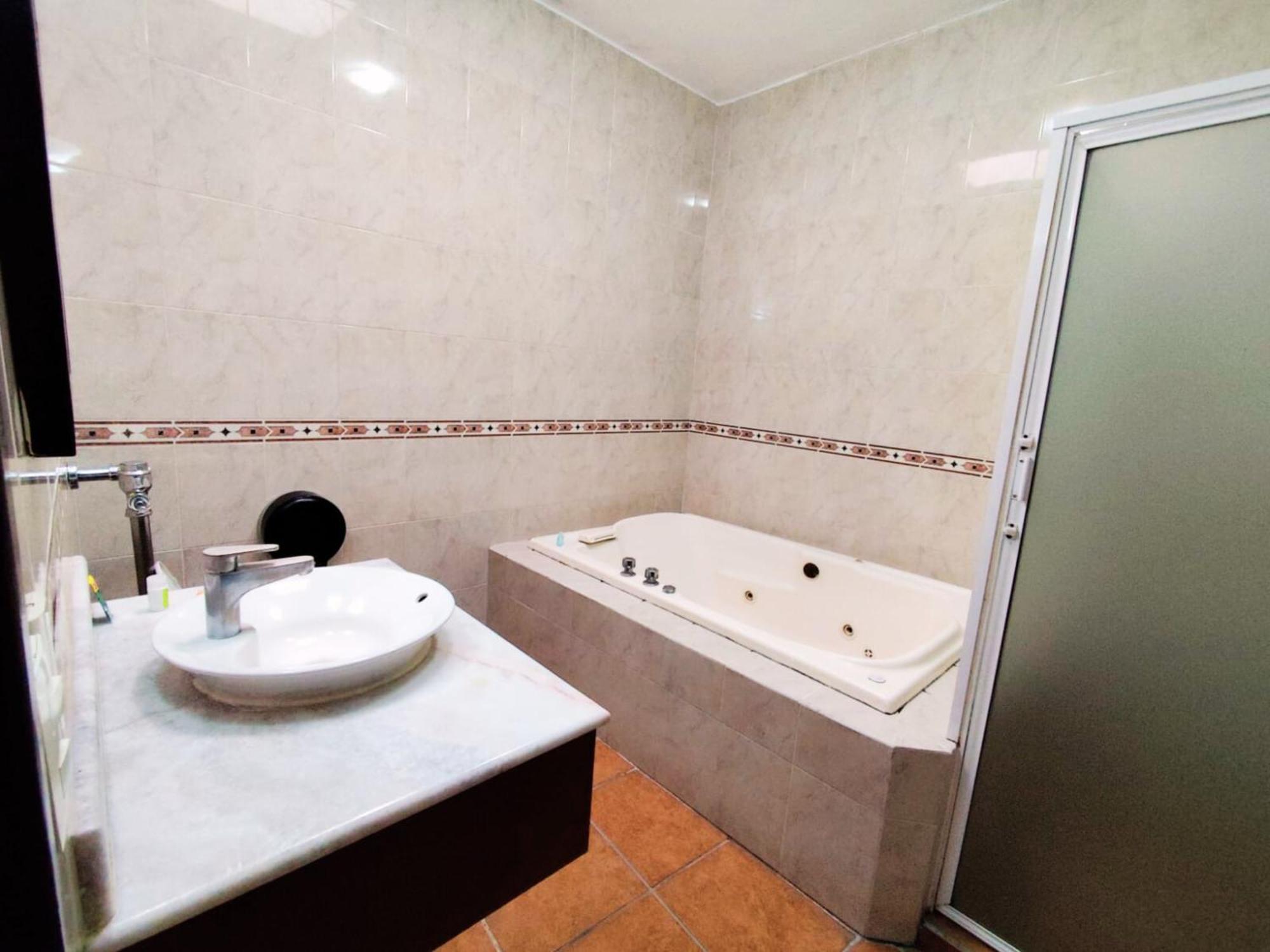 Hotel Aquiles Гвадалахара Номер фото