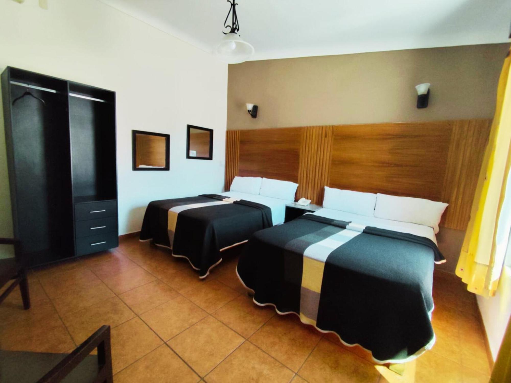 Hotel Aquiles Гвадалахара Номер фото