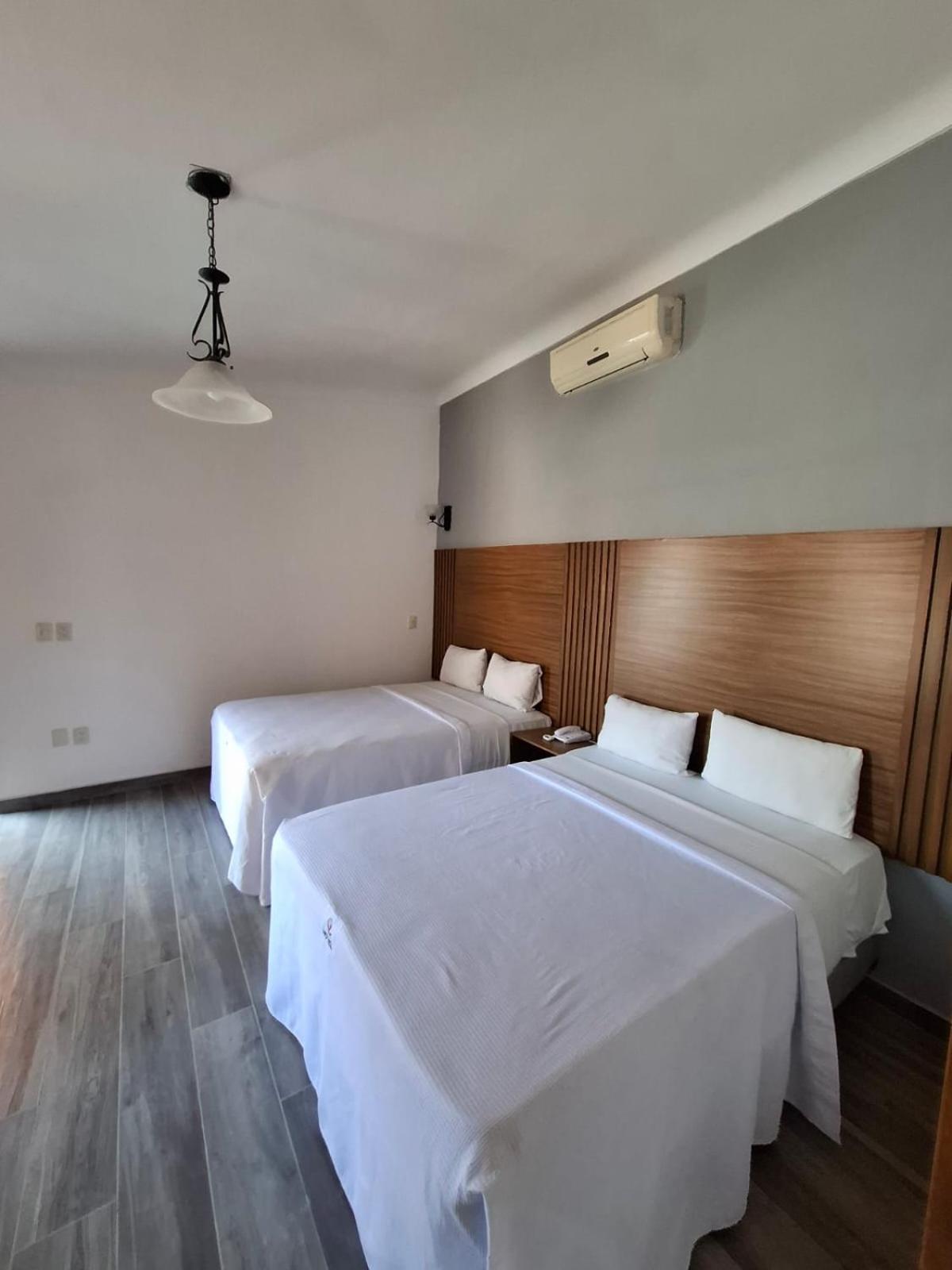 Hotel Aquiles Гвадалахара Екстер'єр фото