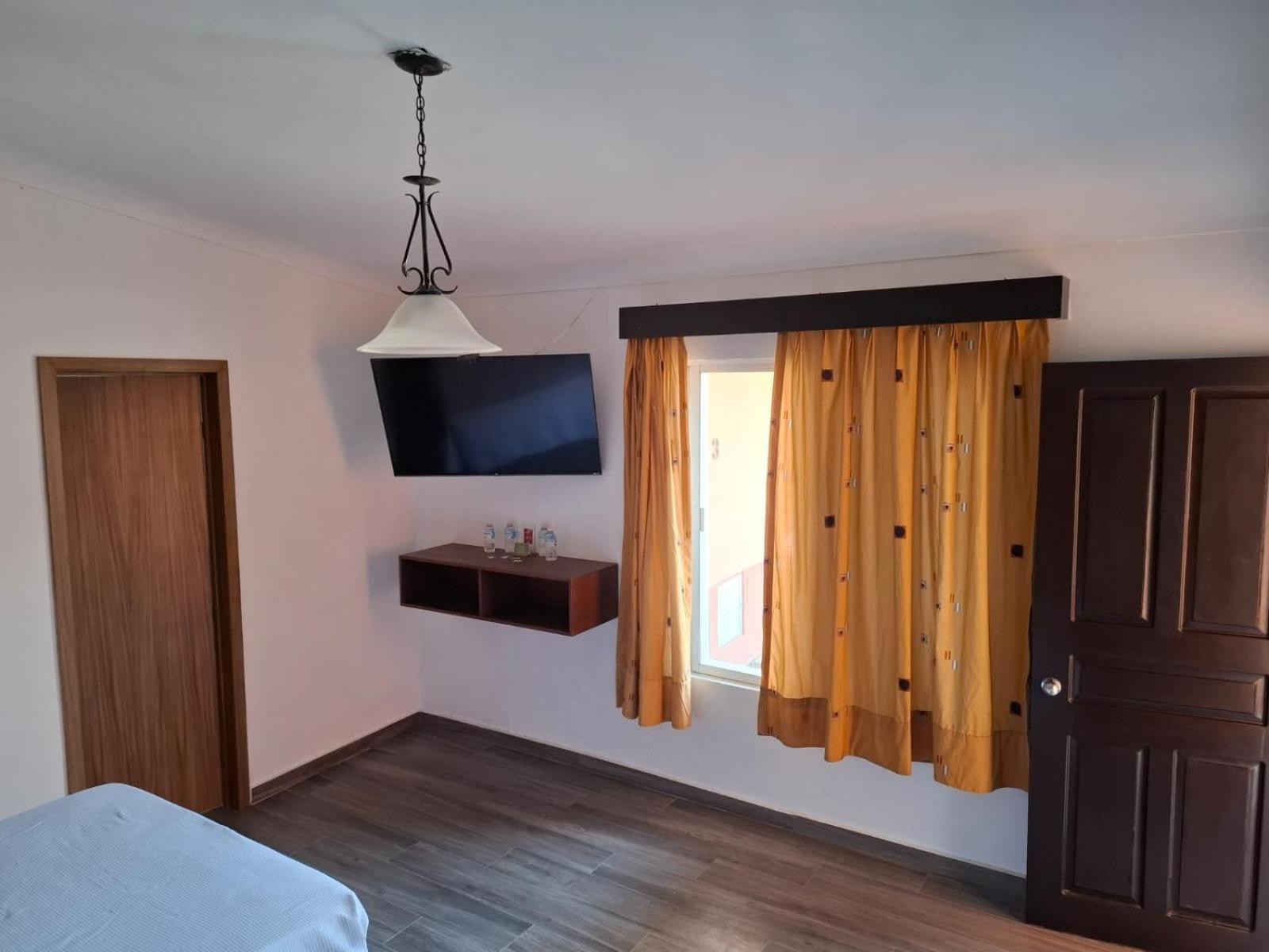Hotel Aquiles Гвадалахара Екстер'єр фото