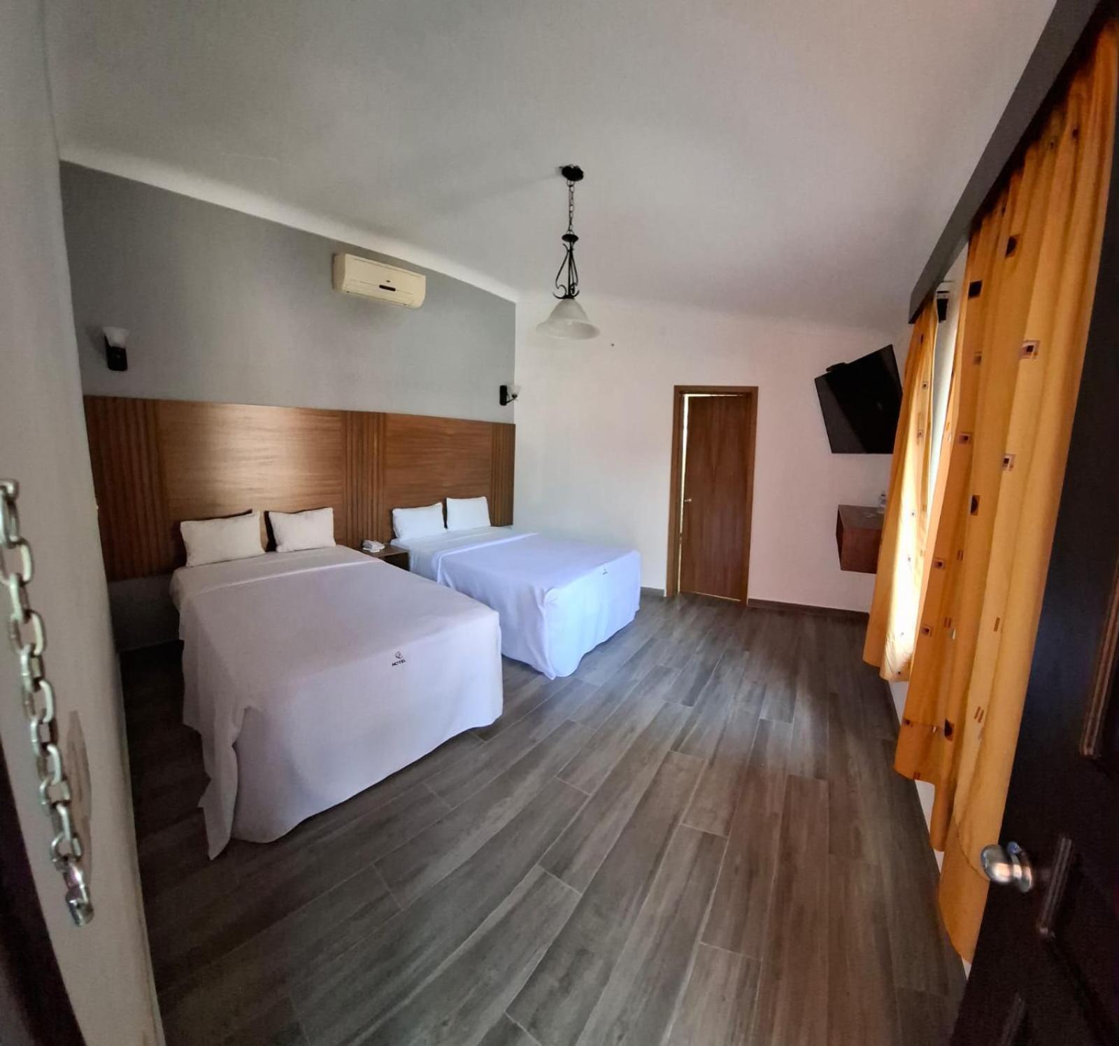 Hotel Aquiles Гвадалахара Екстер'єр фото