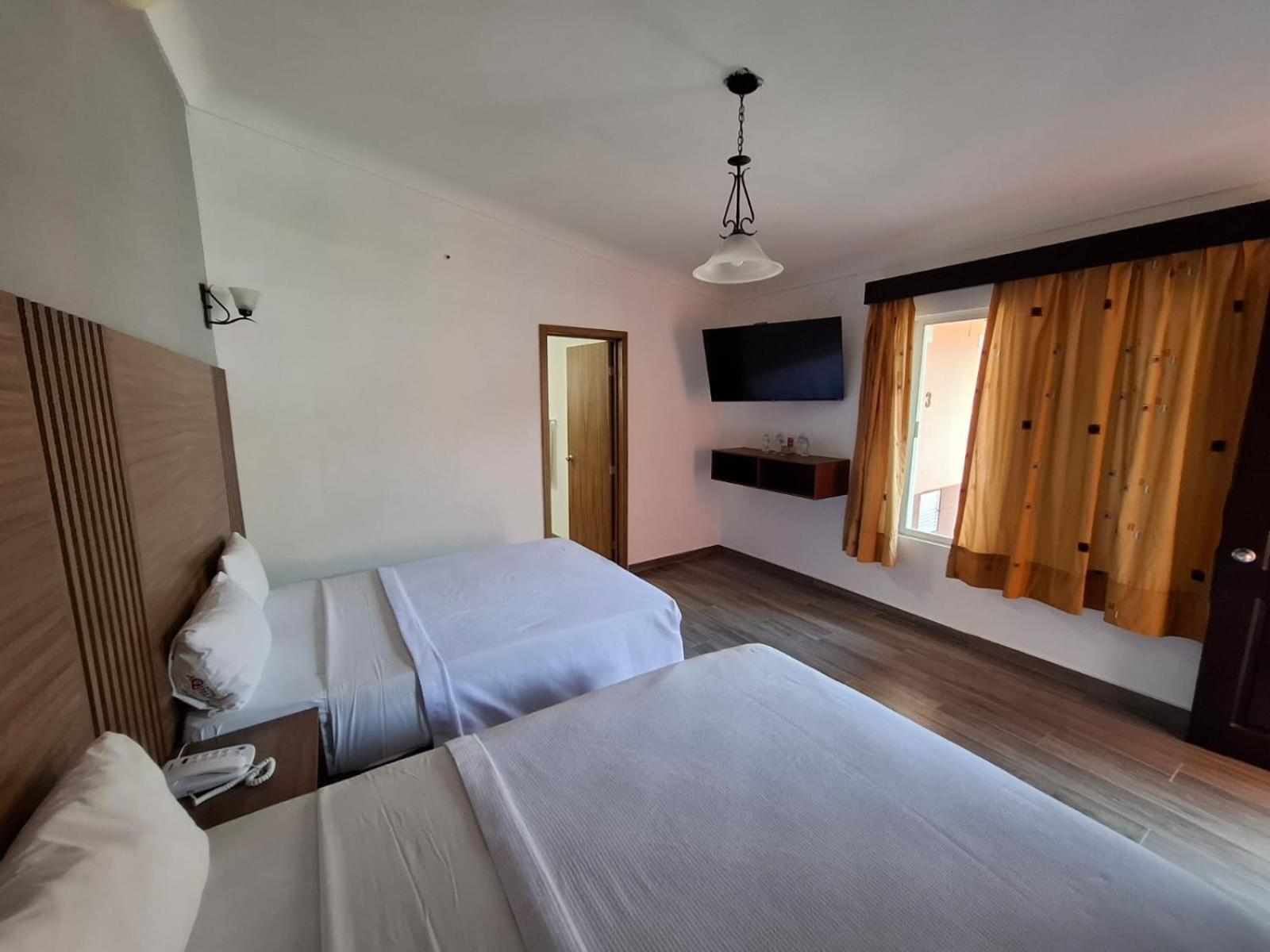 Hotel Aquiles Гвадалахара Екстер'єр фото