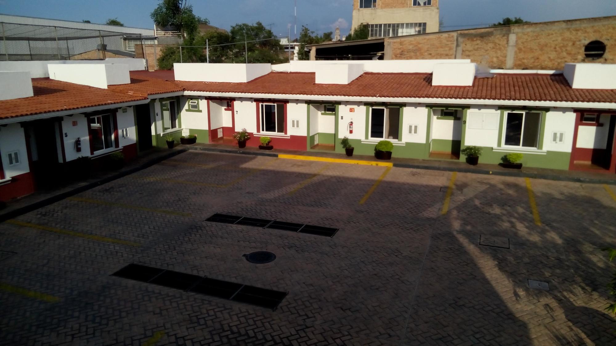 Hotel Aquiles Гвадалахара Екстер'єр фото
